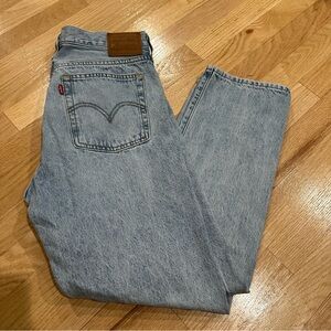 Levi's women’s wedgie straight size 31